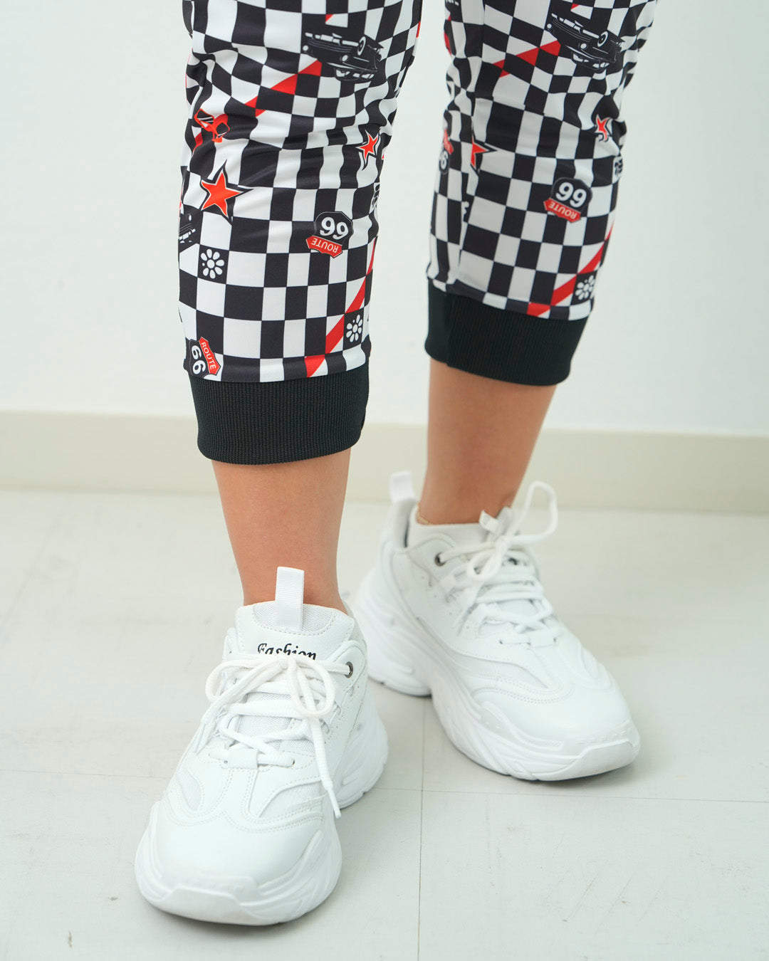 チェッカークラップ イーシュット CE25024 - WHITE BLACK