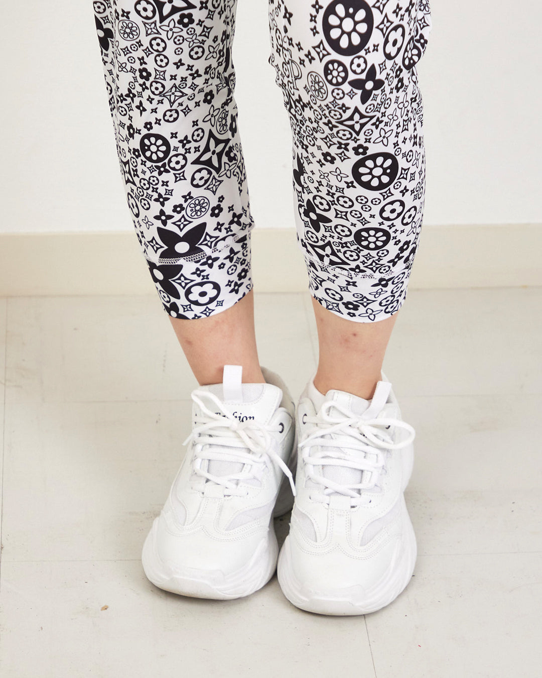 モノグラム クロップドパンツ CE26017 - WHITE