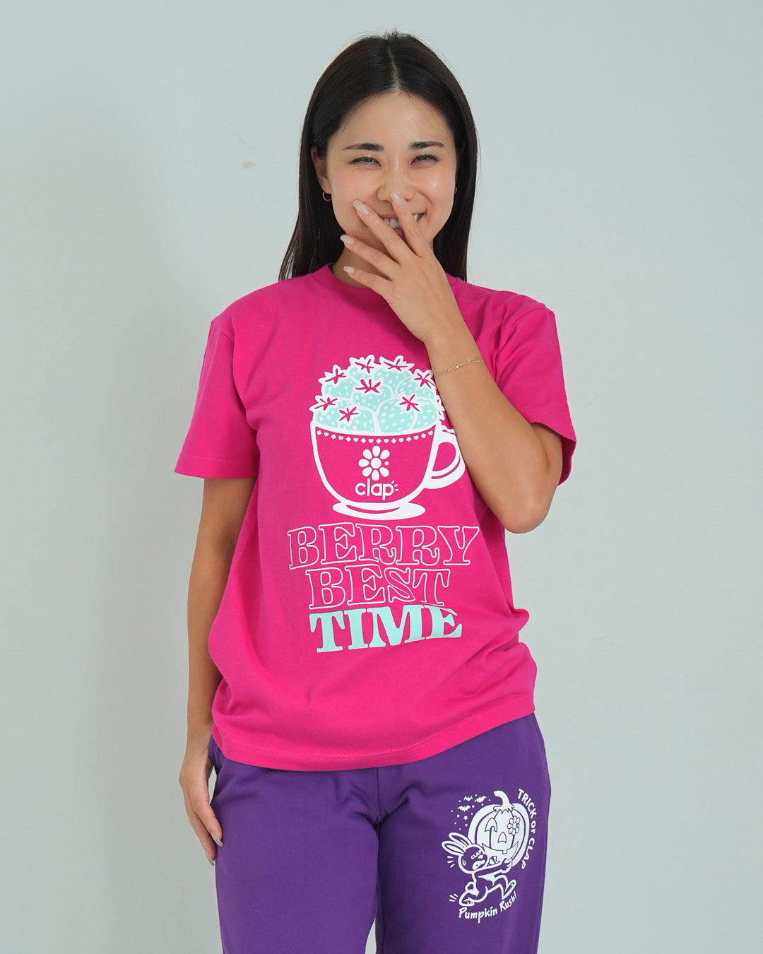 亜美　CLAP ドルマンTシャツと、白のTシャツ2点おまとめ 亜美様専用 CLAP ドルマンTシャツと、白のTシャツ2点おまとめ